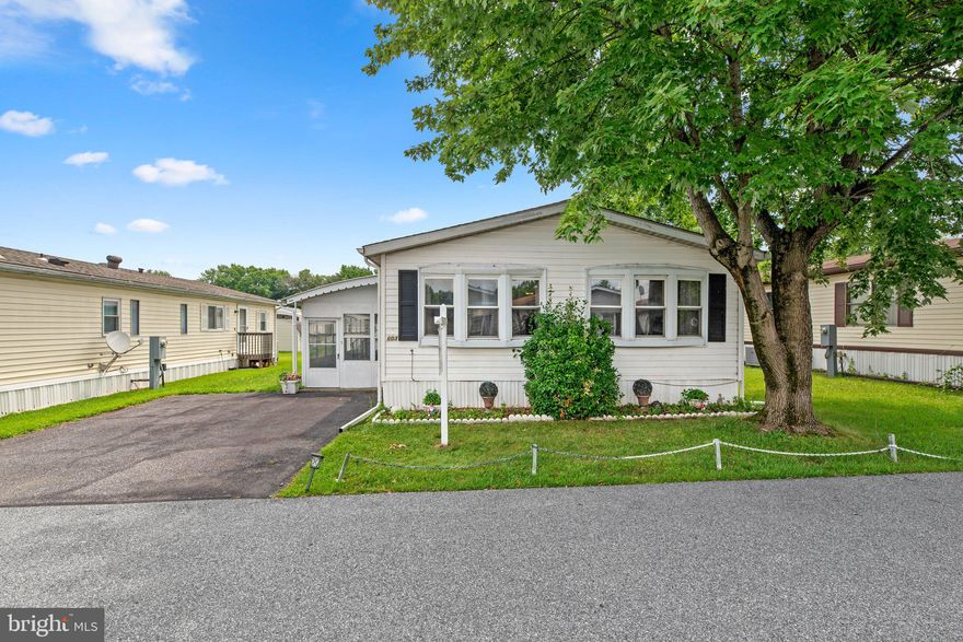 OPEN SUNDAY 11-12PM.
Will need to submit an application to Briarwood Estates. Sold as is with 1 year home warranty. 
Discover comfort and style in this well-maintained 1986 Schults trailer. Featuring 2 bedrooms and 2 bathrooms, this home offers a bright and inviting 10x27 sun room perfect for relaxation. Enjoy the new carpet throughout and the convenience of a walk-in closet in the primary bedroom. Primary bedroom also features a garden tub and sepearate vanty area. Additional perks include a spacious shed with electricity and a 2-car parking pad.