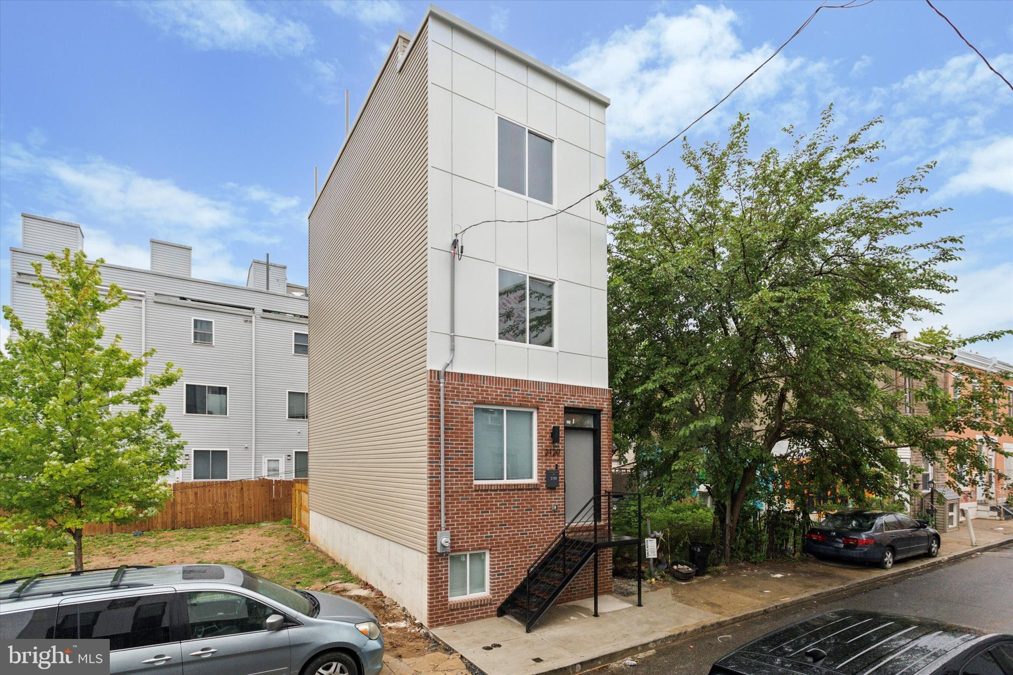 PORT RICHMOND - Residential Lease