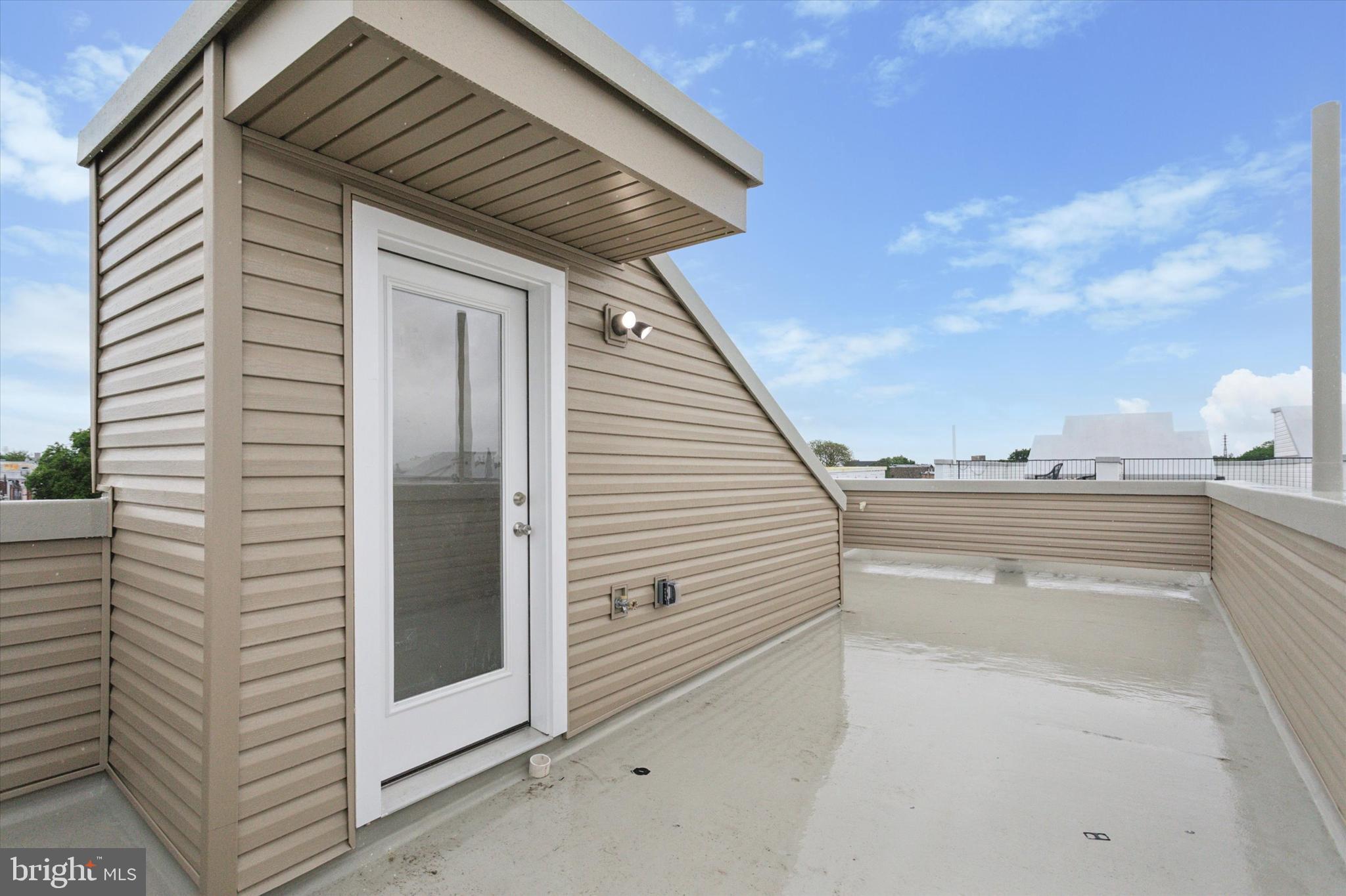 PORT RICHMOND - Residential Lease