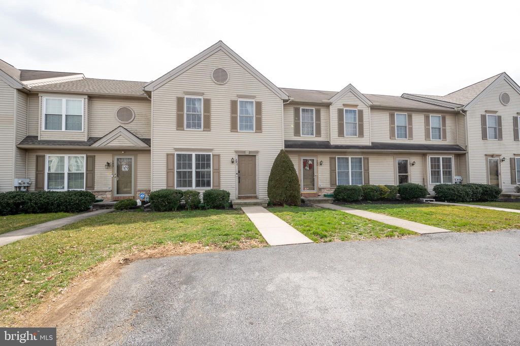 Photo of 347 Banyan Circle Drive, Lancaster, PA 17603 (MLS # PALA2042420)