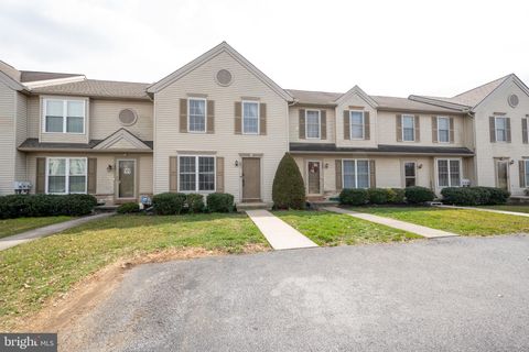 Photo of 347 Banyan Circle Drive, Lancaster, PA 17603 (MLS # PALA2042420)