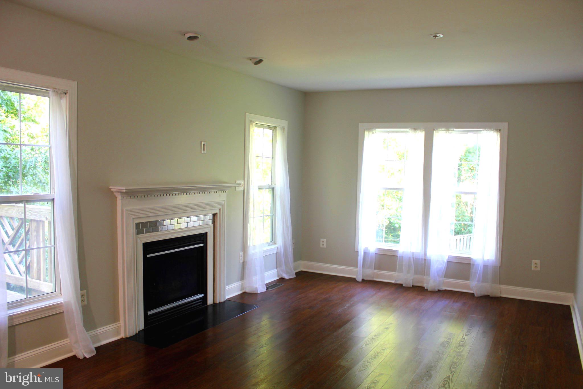 SUMMIT CREEK - Residential Lease