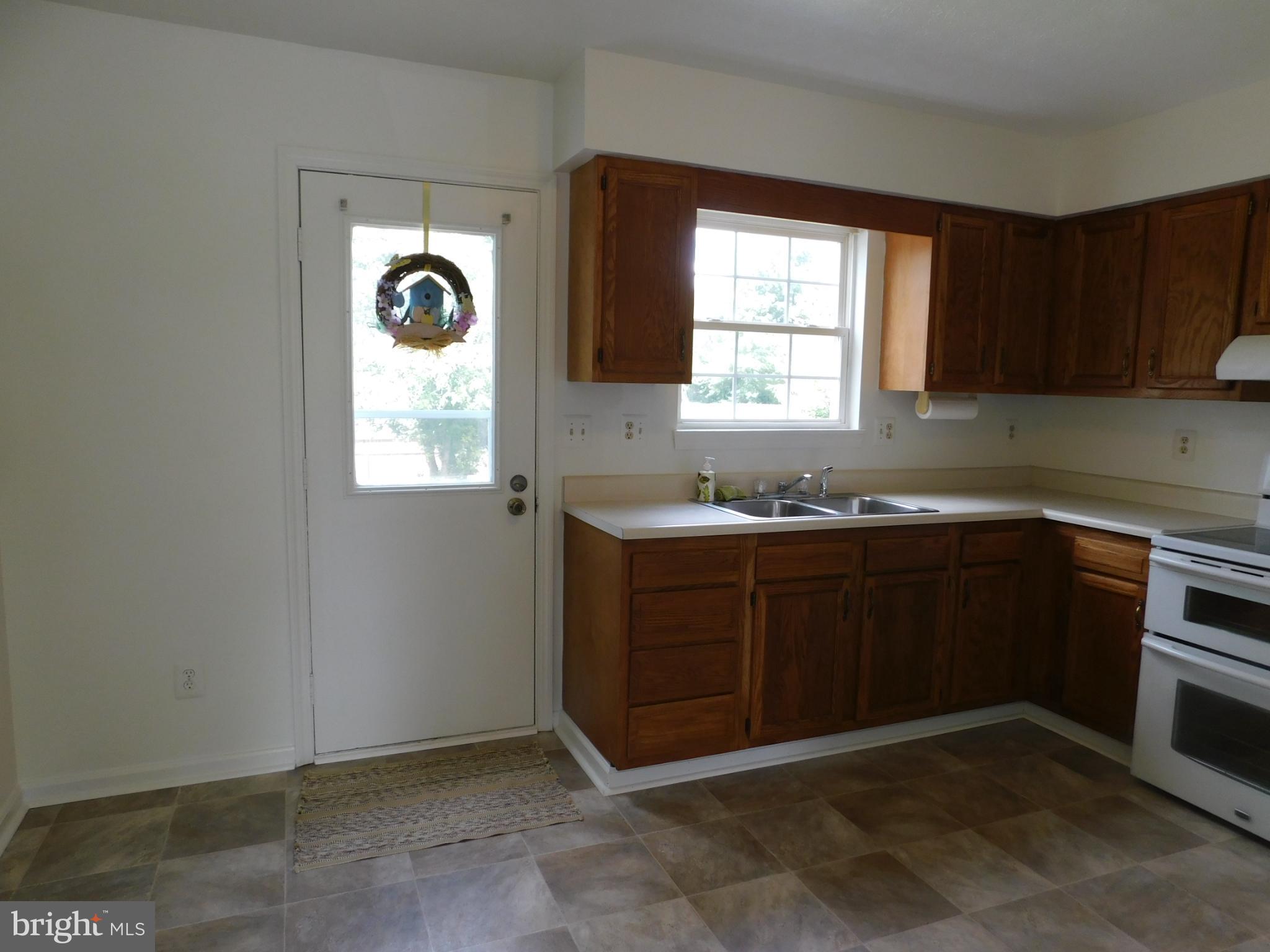 OXFORD VILLAGE - Residential Lease