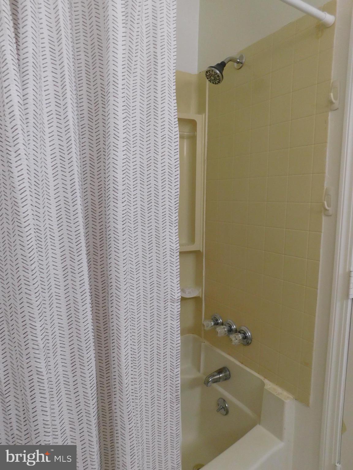 OXFORD VILLAGE - Residential Lease