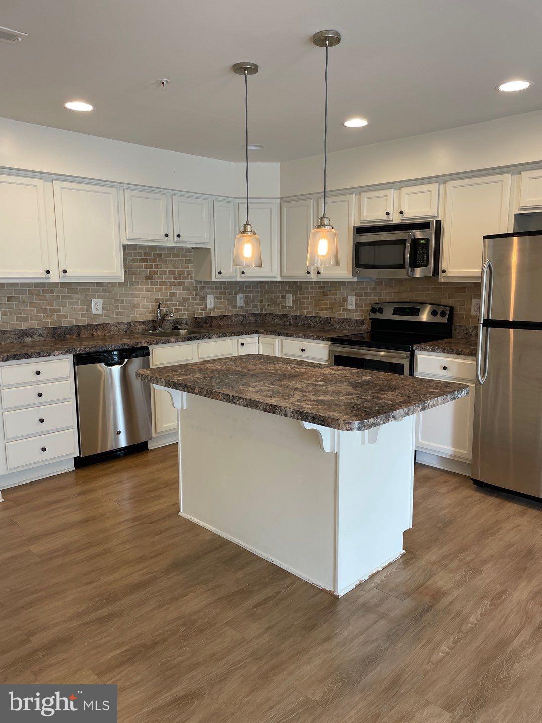 RESERVOIR RIDGE - Residential Lease