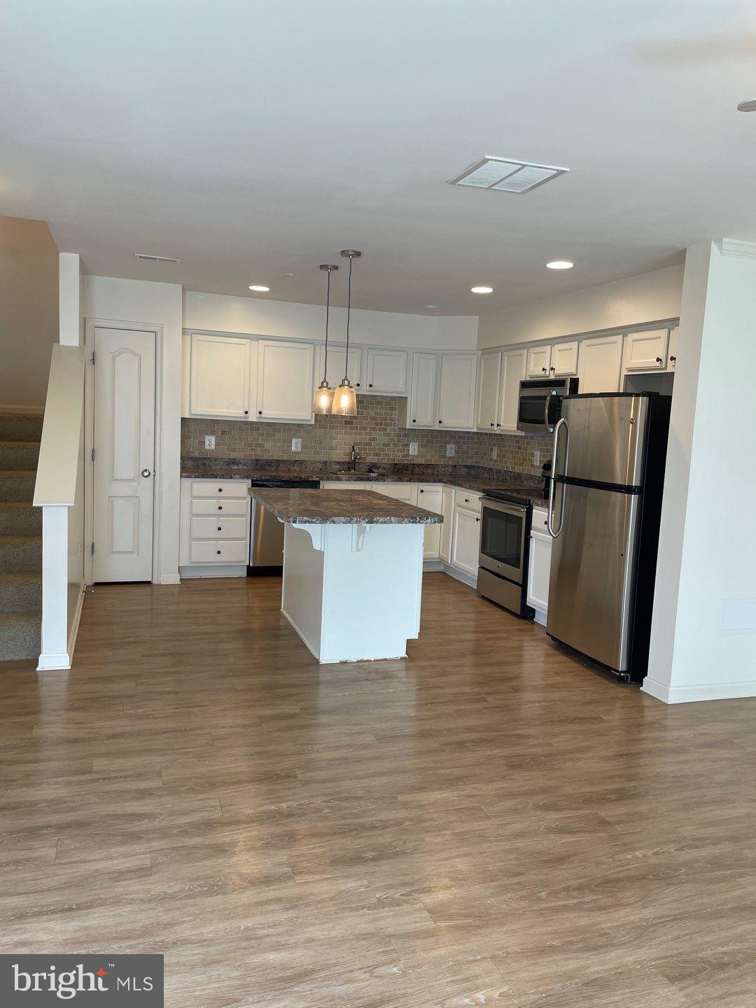 RESERVOIR RIDGE - Residential Lease