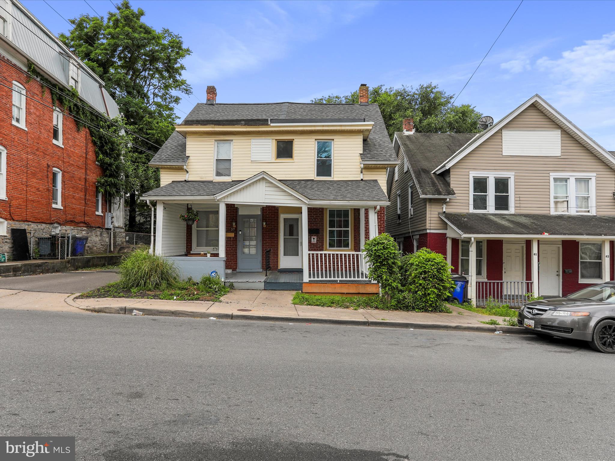 39 CHARLES STREET