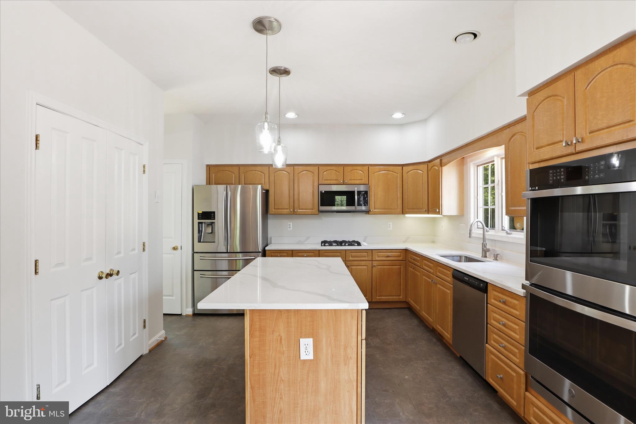 VILLAGE OF RIVER HILL - Residential
