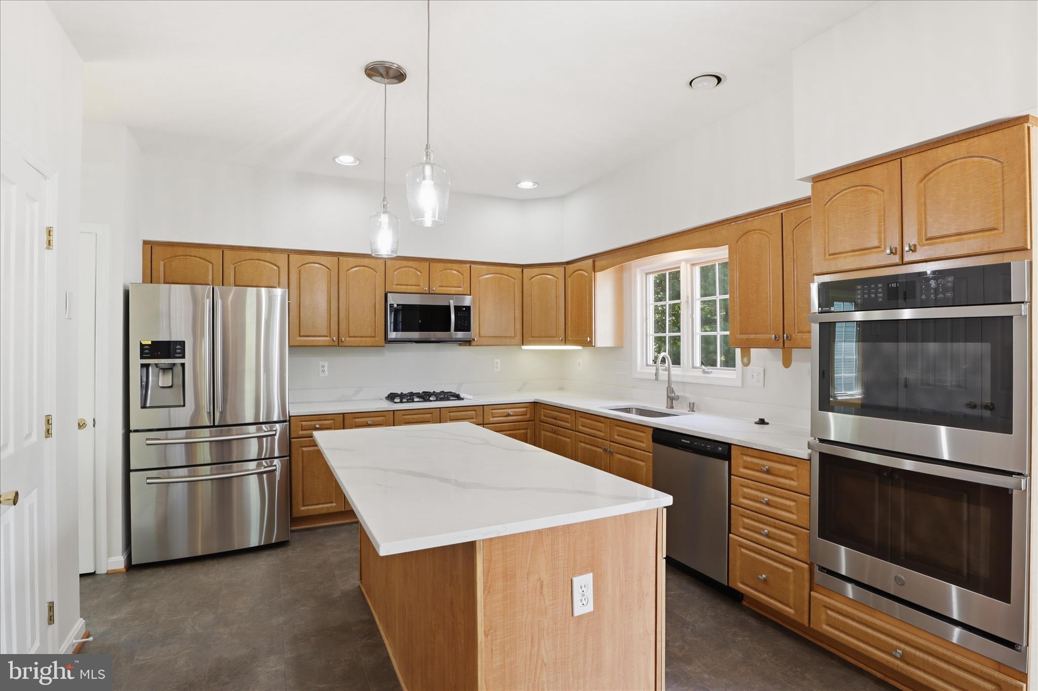 VILLAGE OF RIVER HILL - Residential