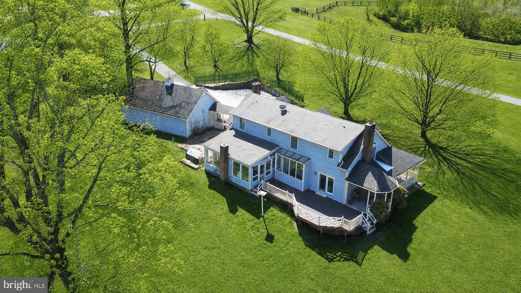 2712 CRYSTAL LANE