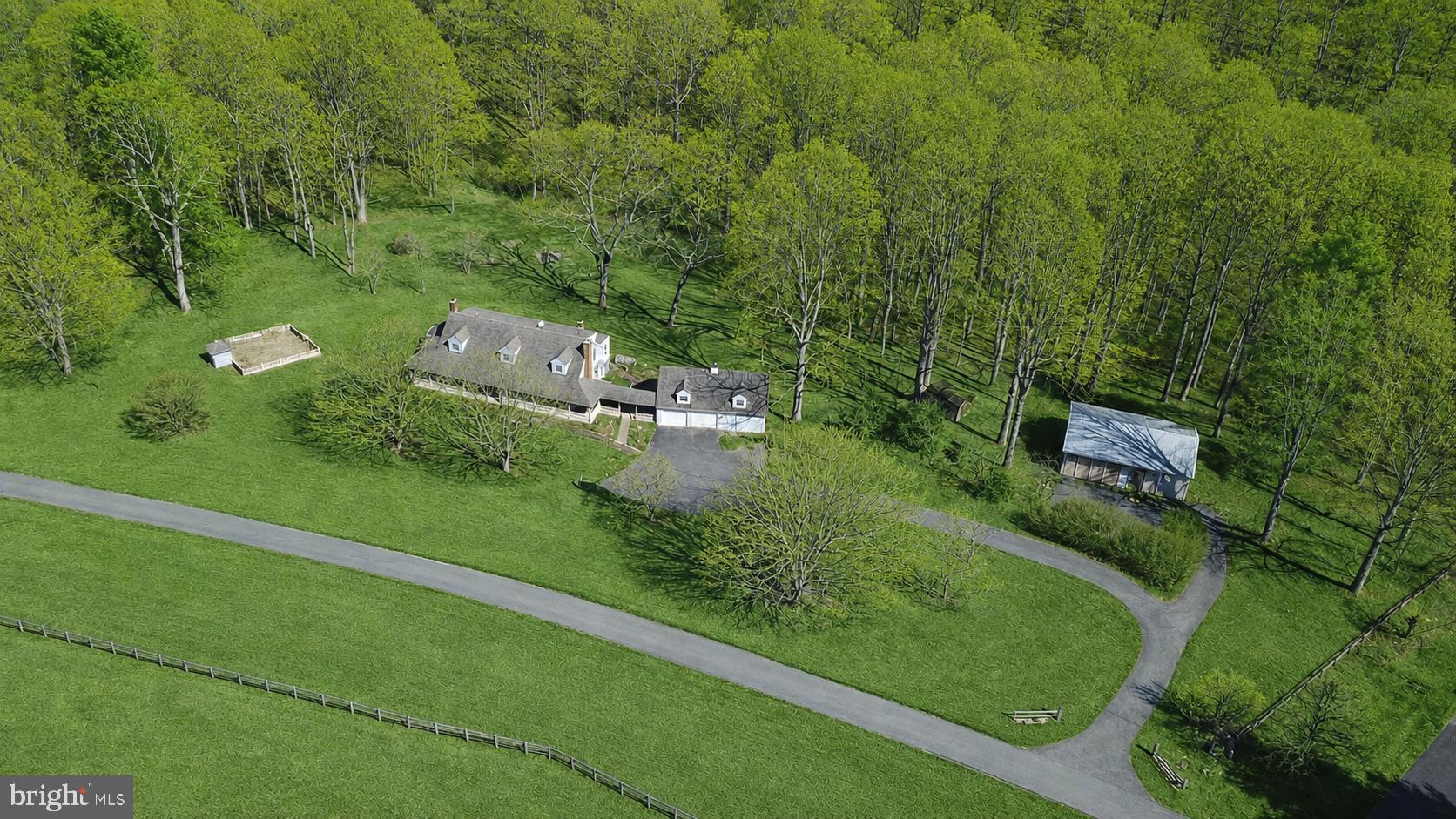 2712 CRYSTAL LANE