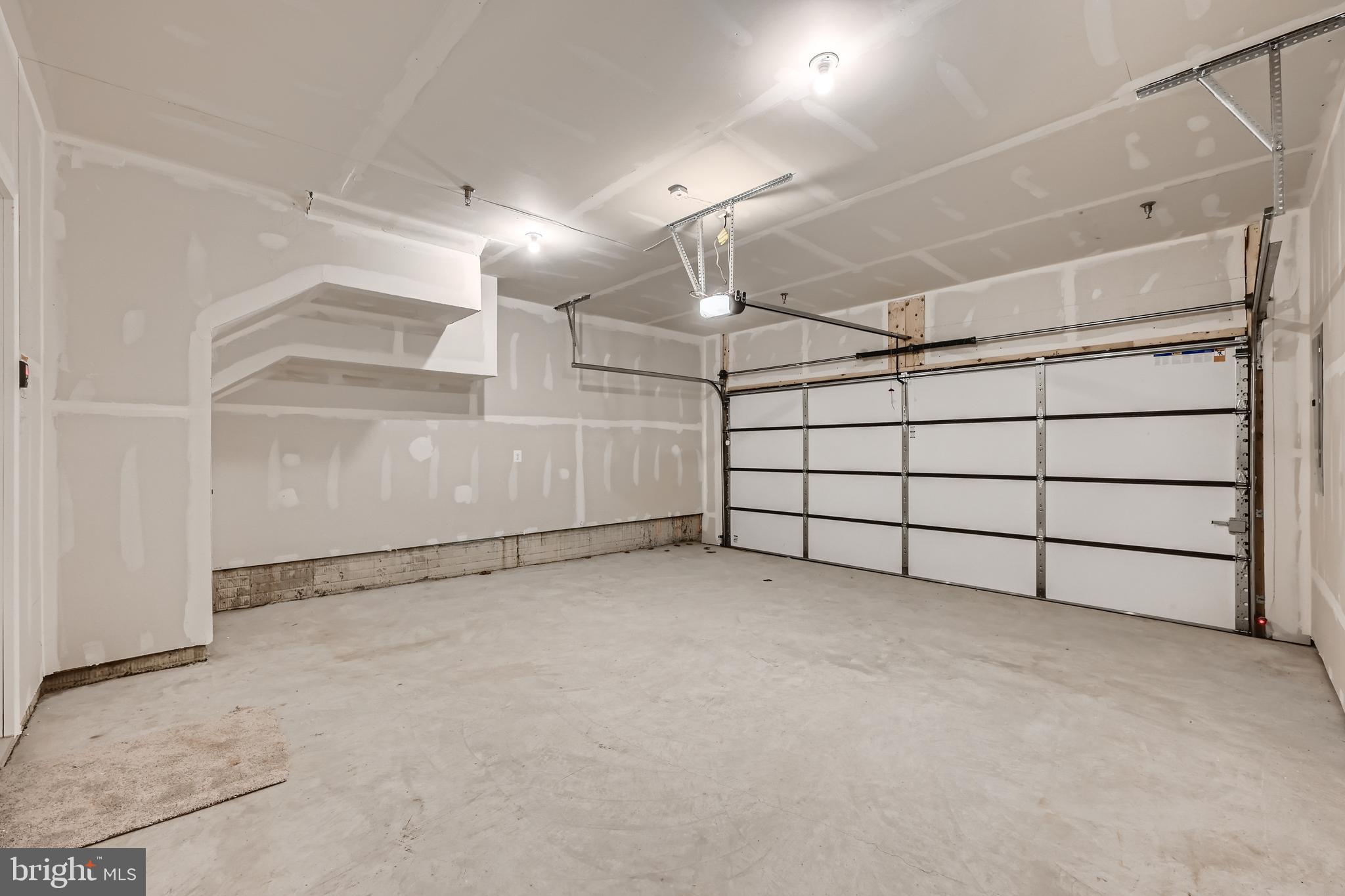 MEDFIELD - Residential