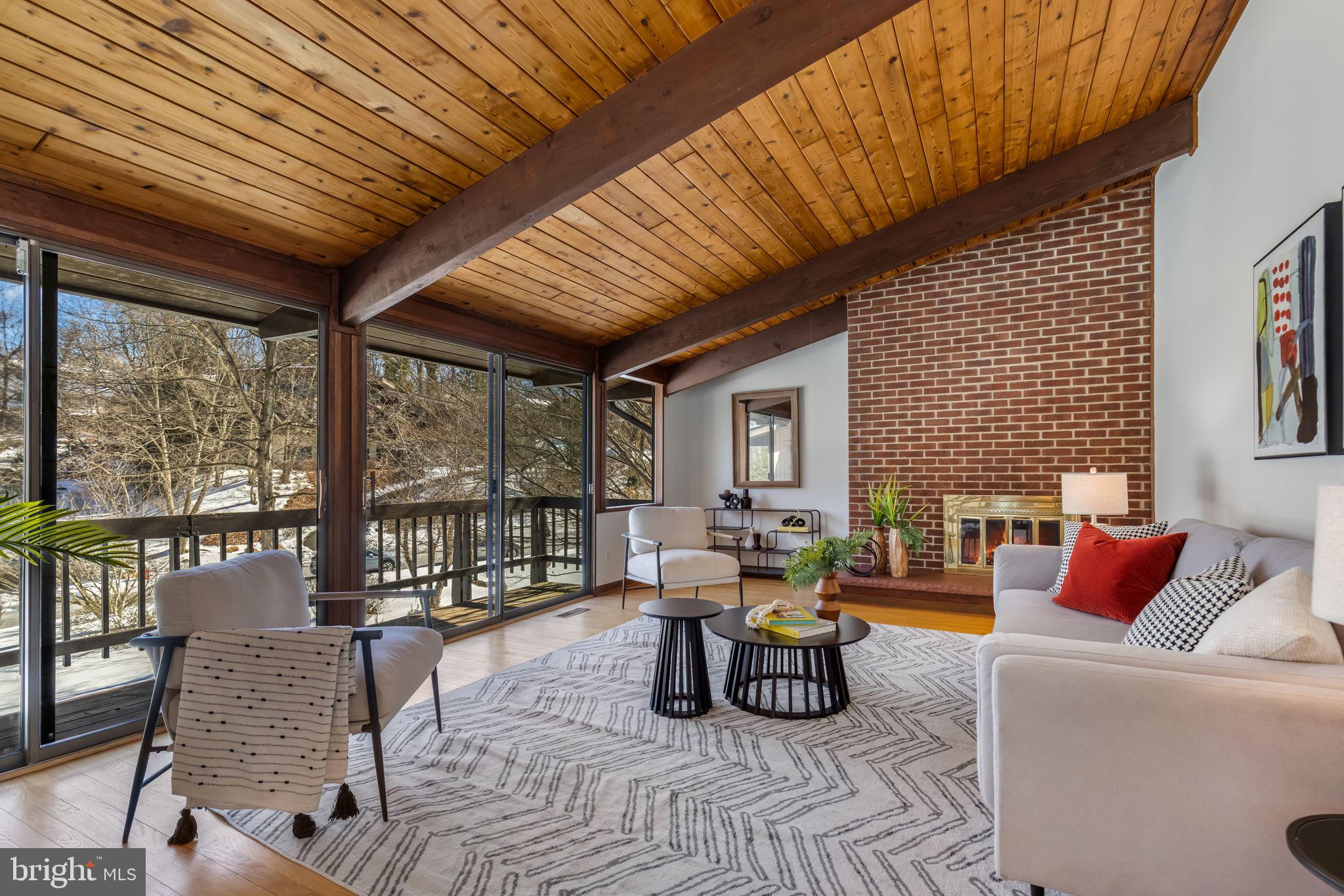 6407 RECREATION LANE