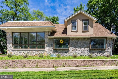 Photo of 172 Franklin Corner Road, LAWRENCE TOWNSHIP, NJ 08648 (MLS # NJME2065640)
