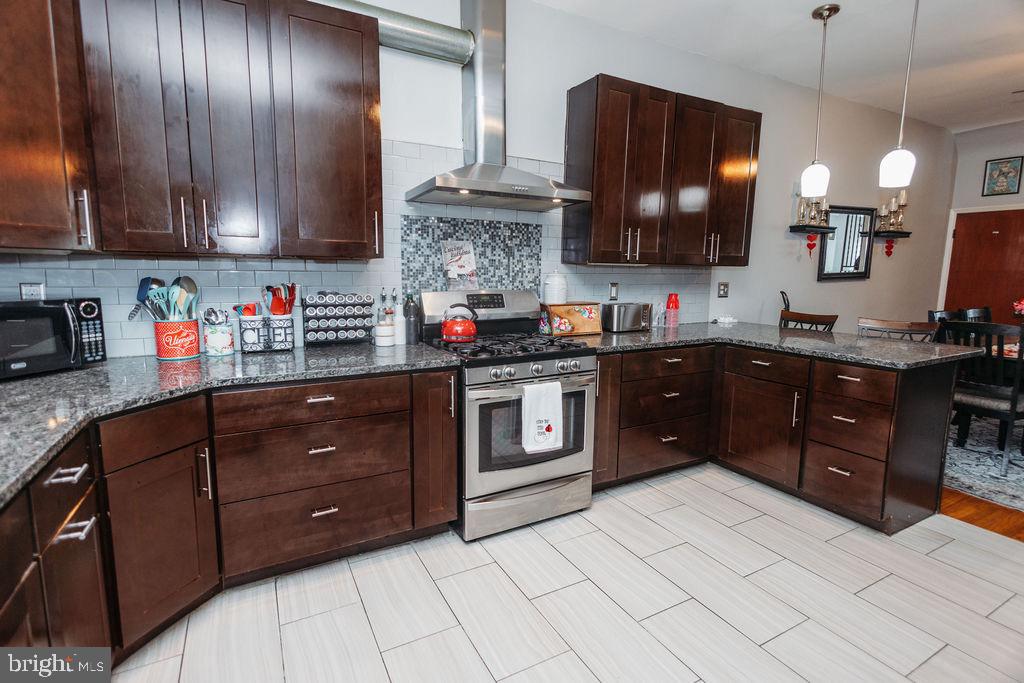 GIRARD ESTATES - Residential