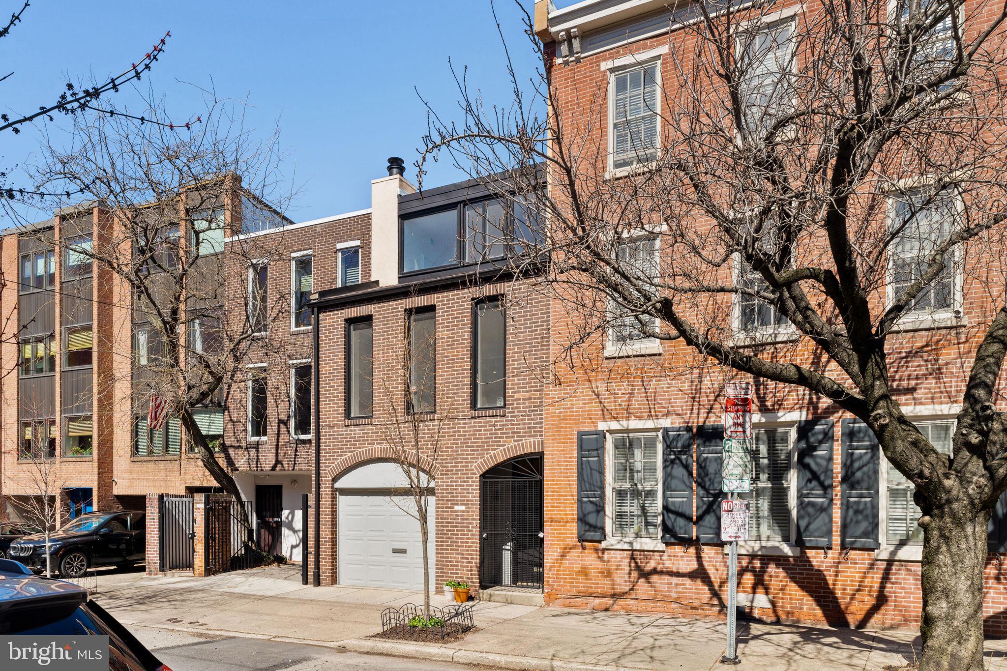 QUEEN VILLAGE - Residential