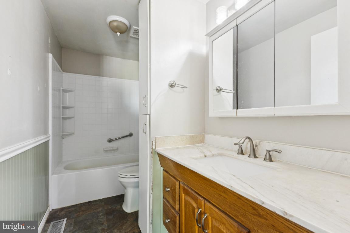 GLADE TOWN - Residential