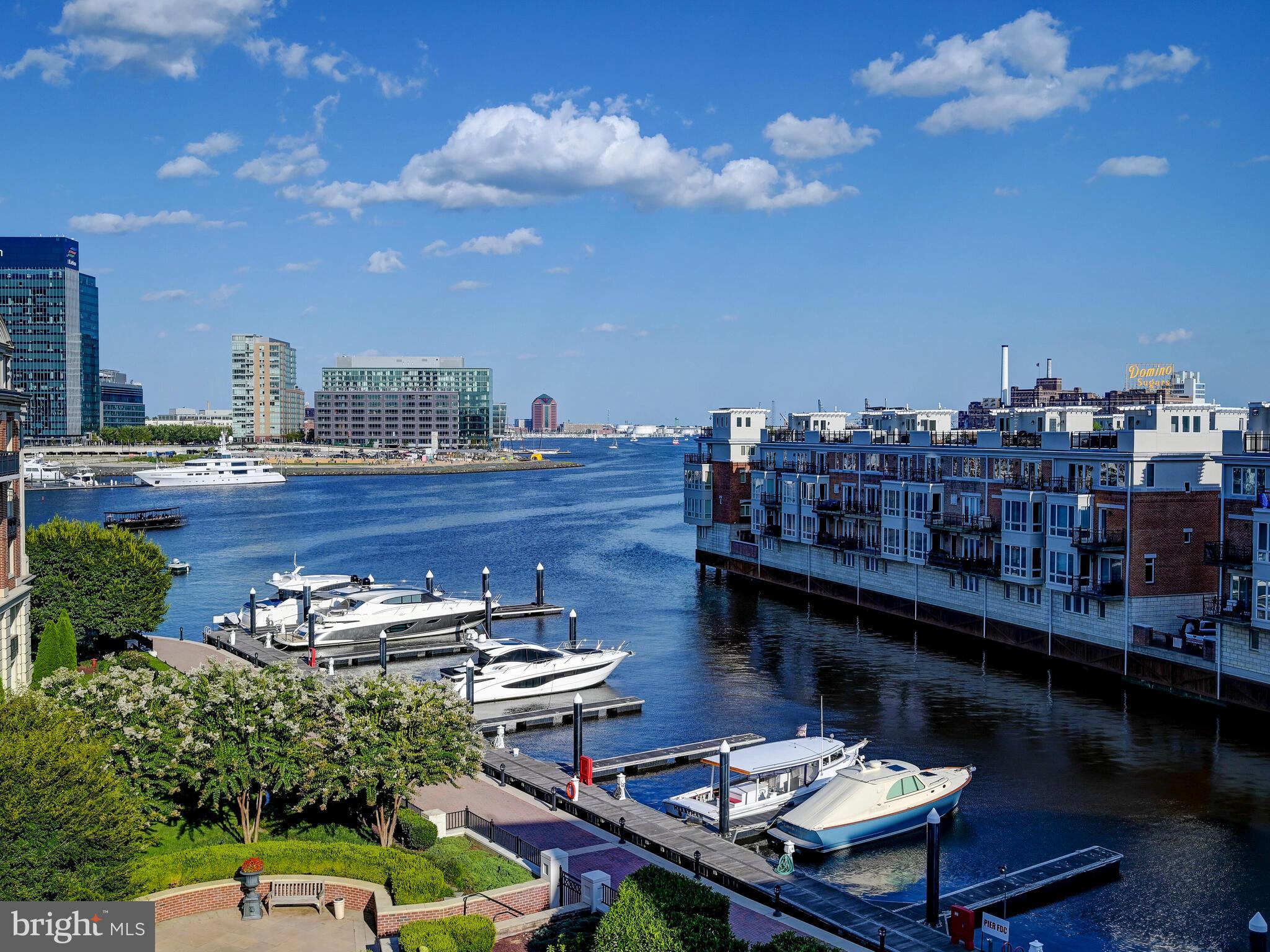 THE RITZ-CARLTON RESIDENCES - Residential