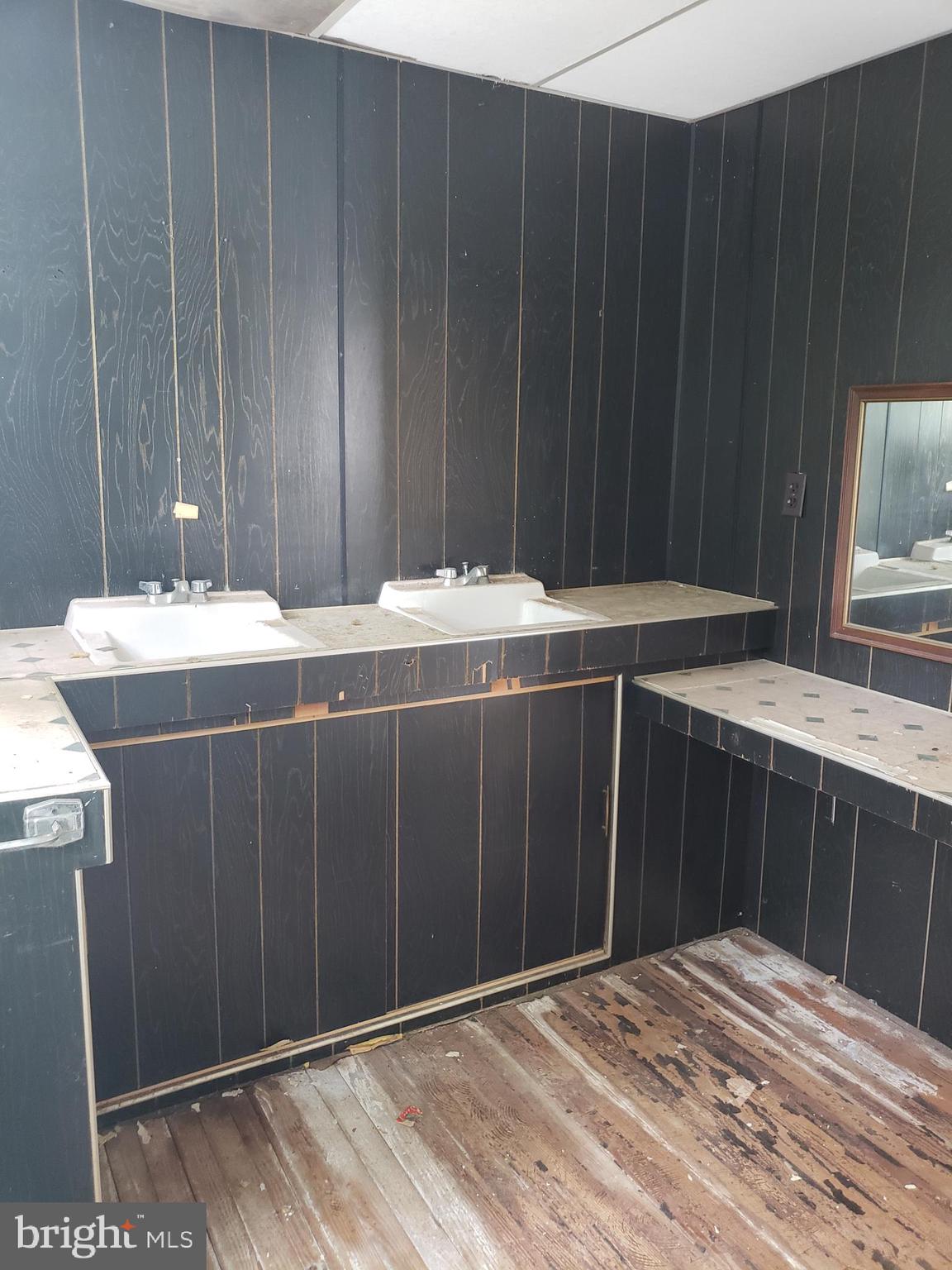 RIVERDALE HEIGHTS - Residential