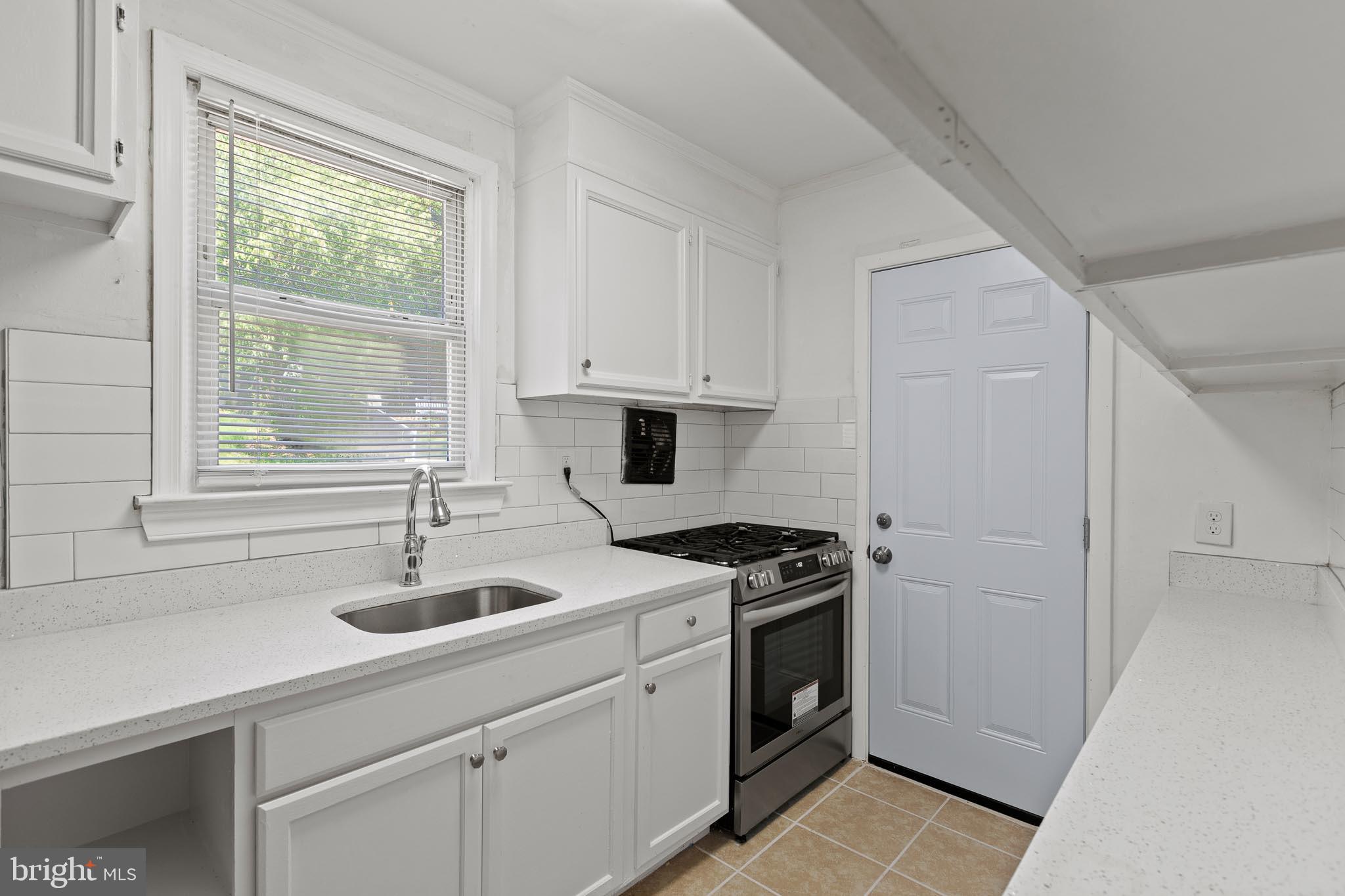 WOODLAWN - Residential Lease