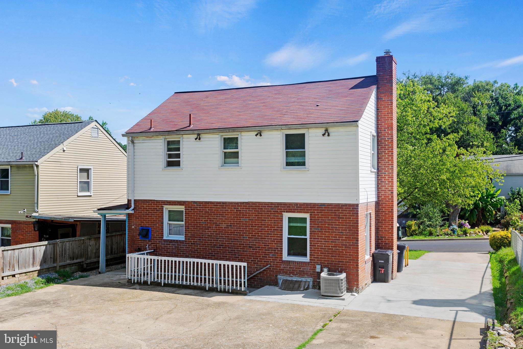 WOODLAWN - Residential Lease