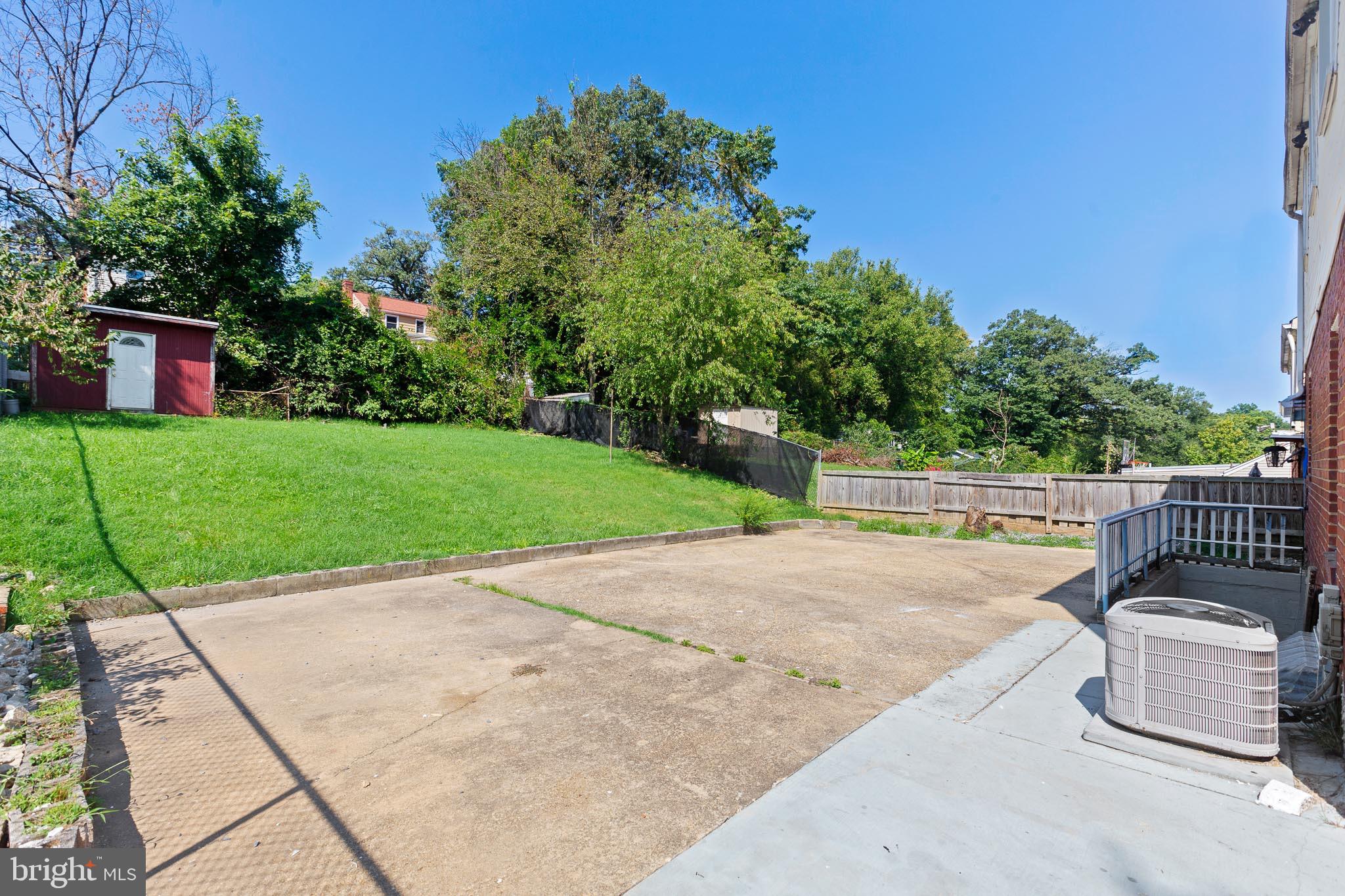 WOODLAWN - Residential Lease