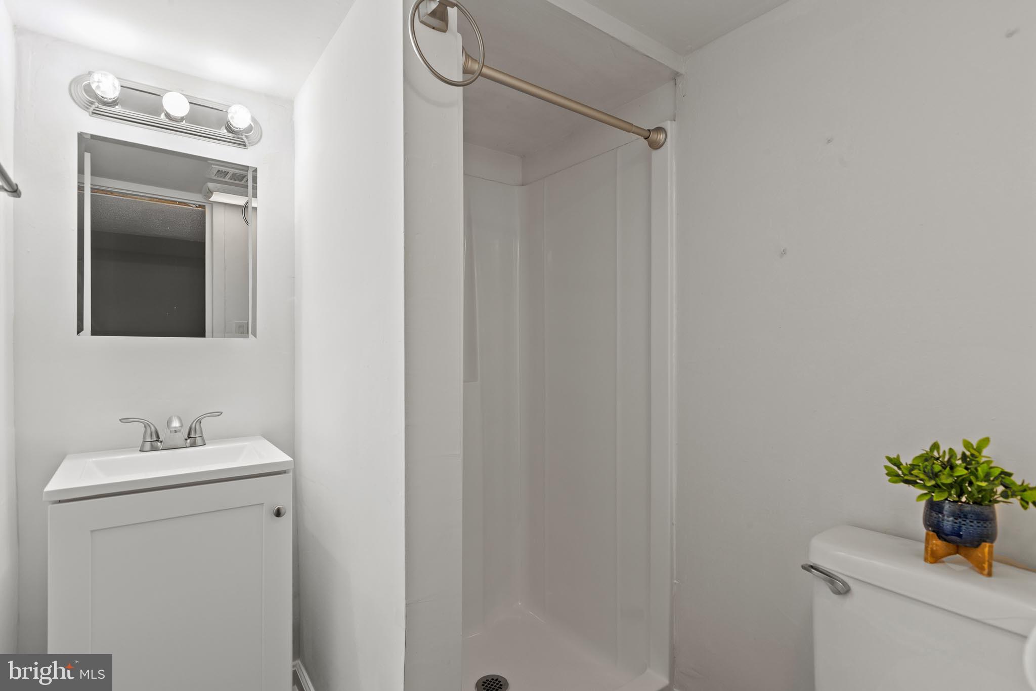 WOODLAWN - Residential Lease