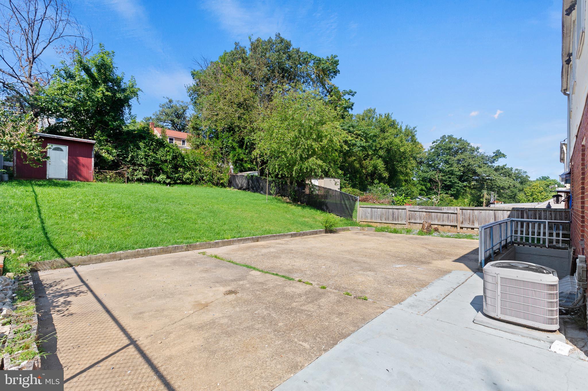 WOODLAWN - Residential Lease