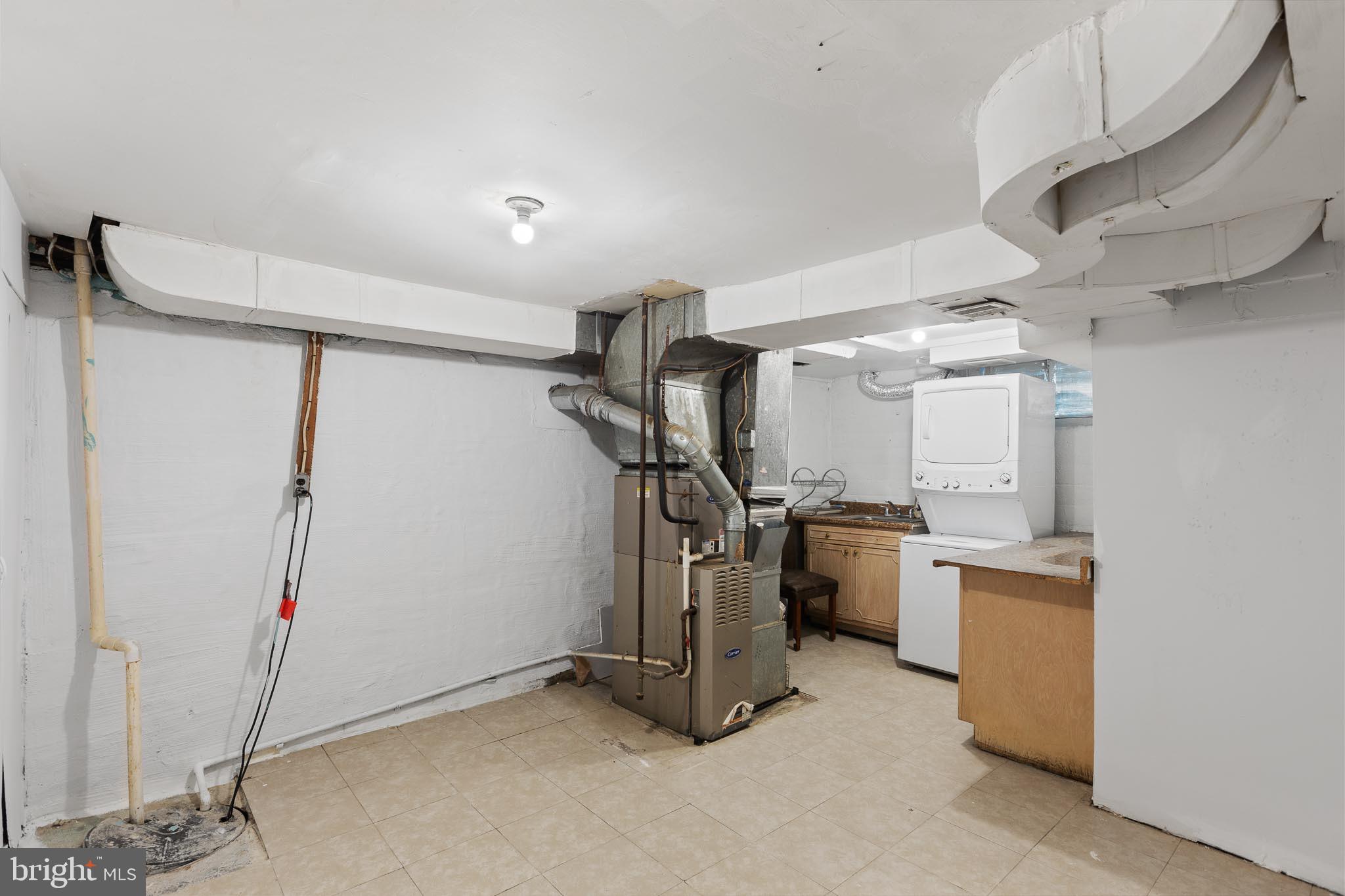 WOODLAWN - Residential Lease