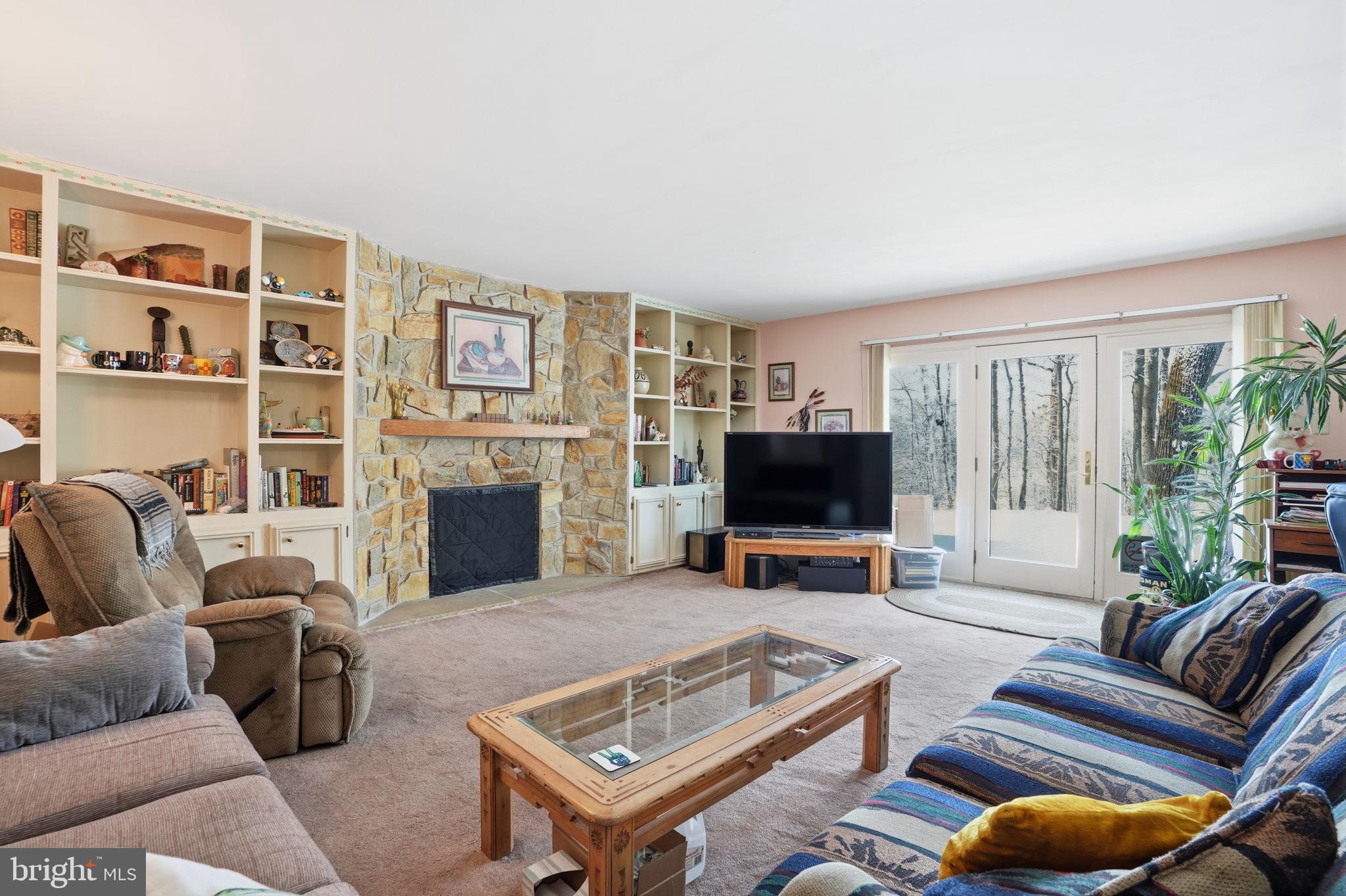 NESHAMINY POINTE - Residential