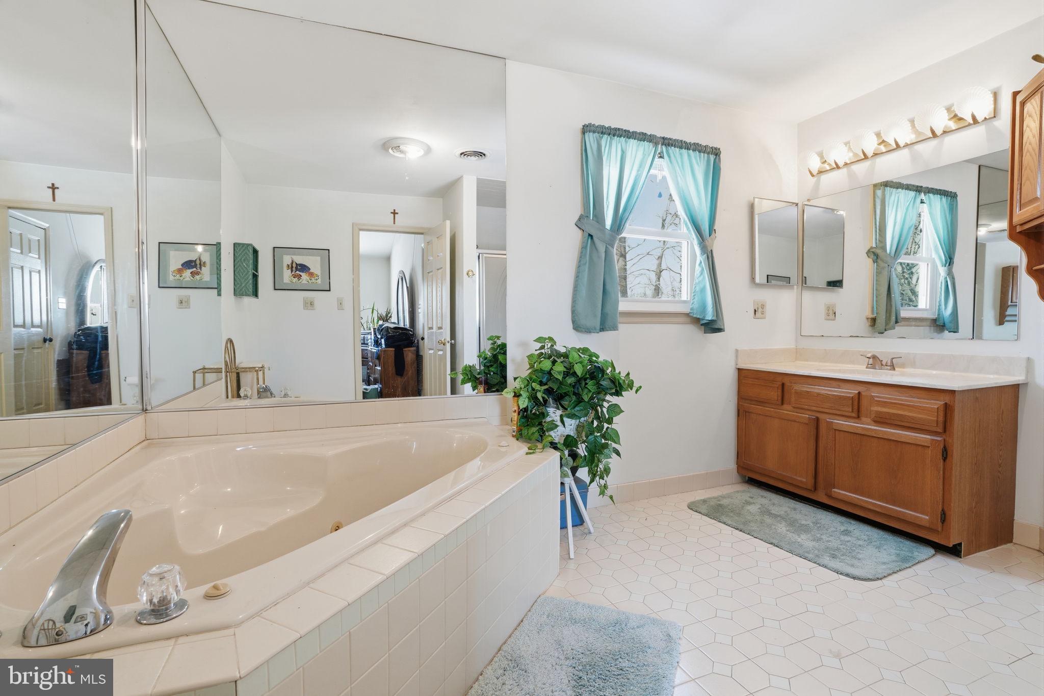 NESHAMINY POINTE - Residential