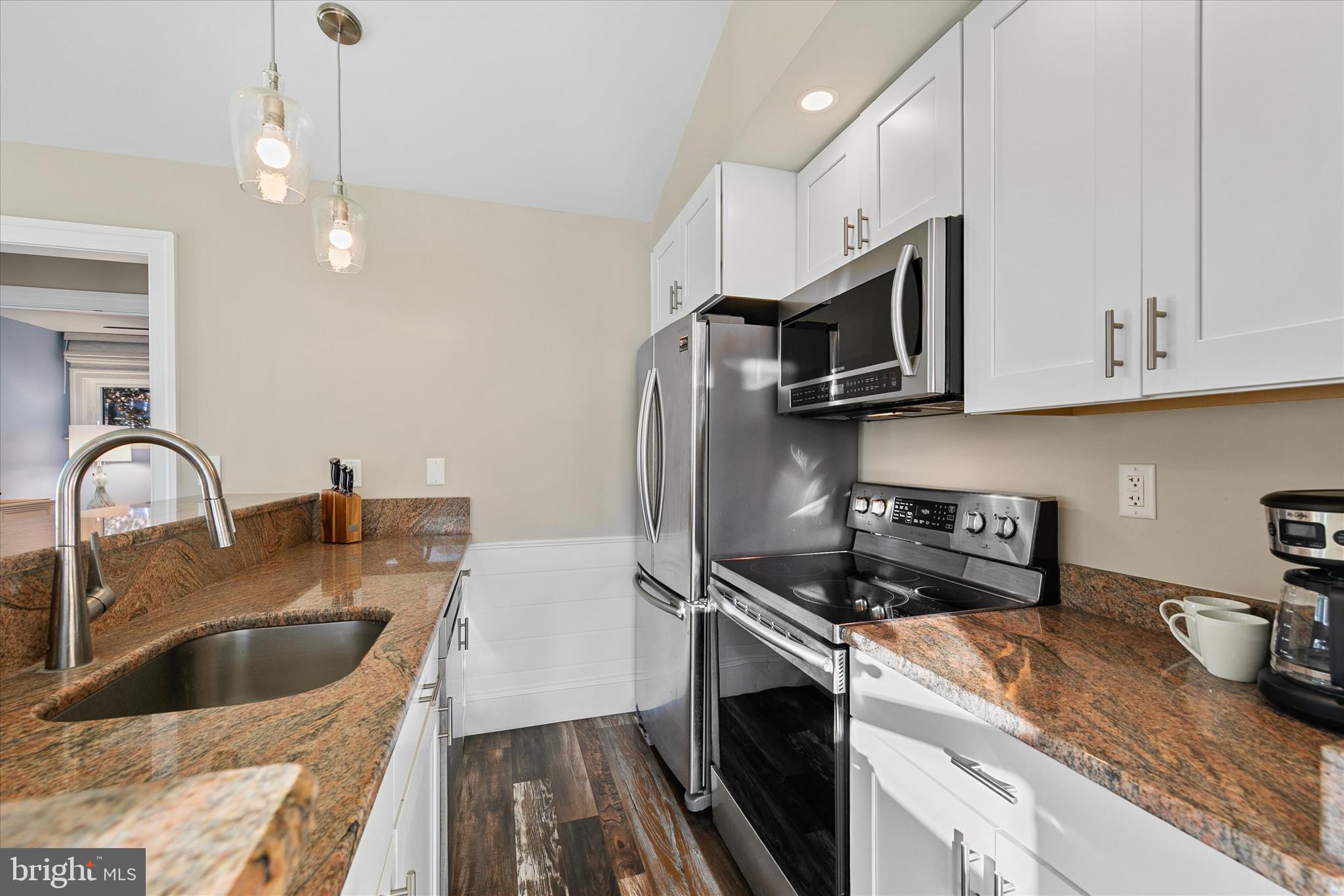 SEA COLONY WEST - Residential