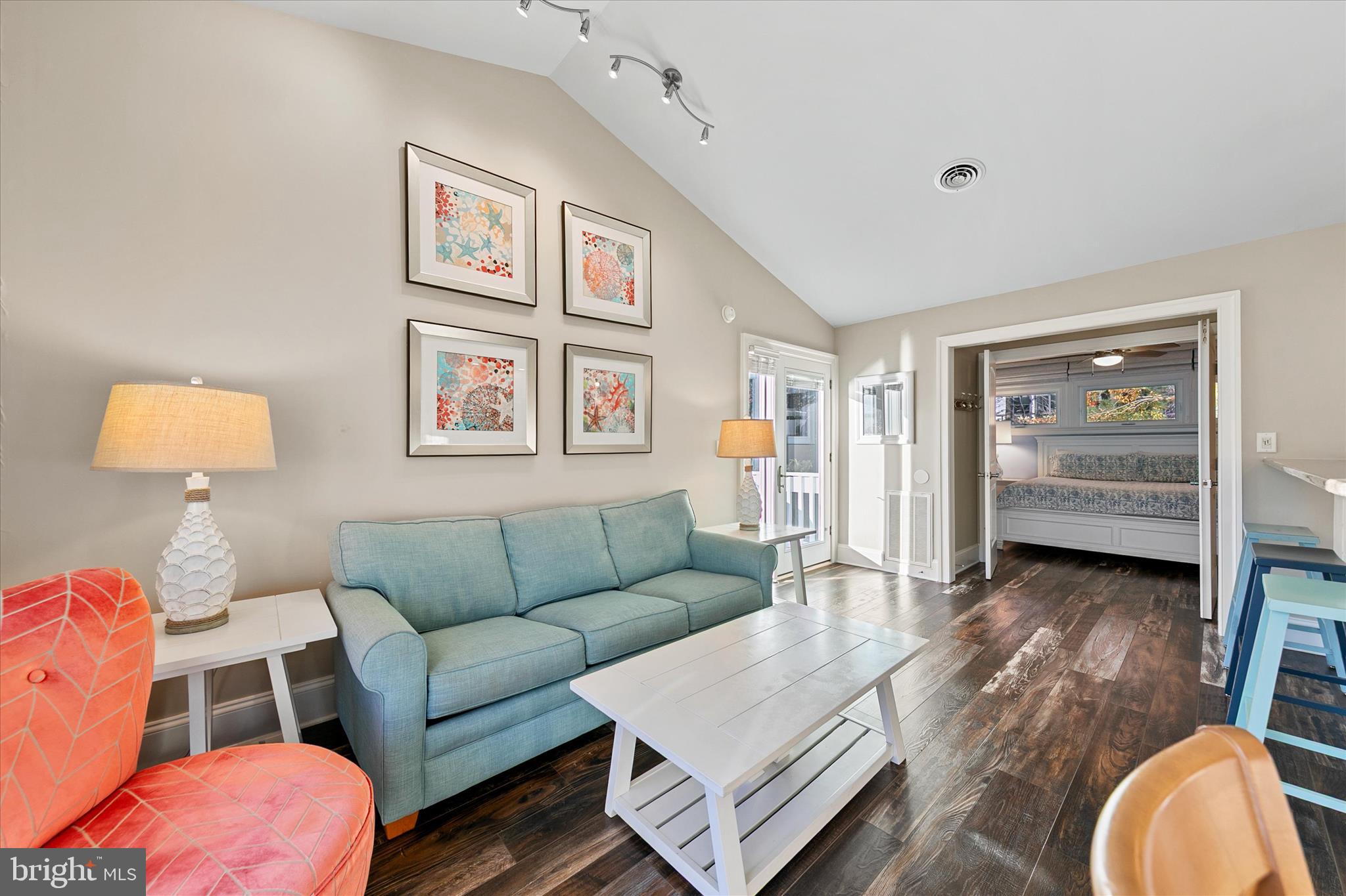 SEA COLONY WEST - Residential