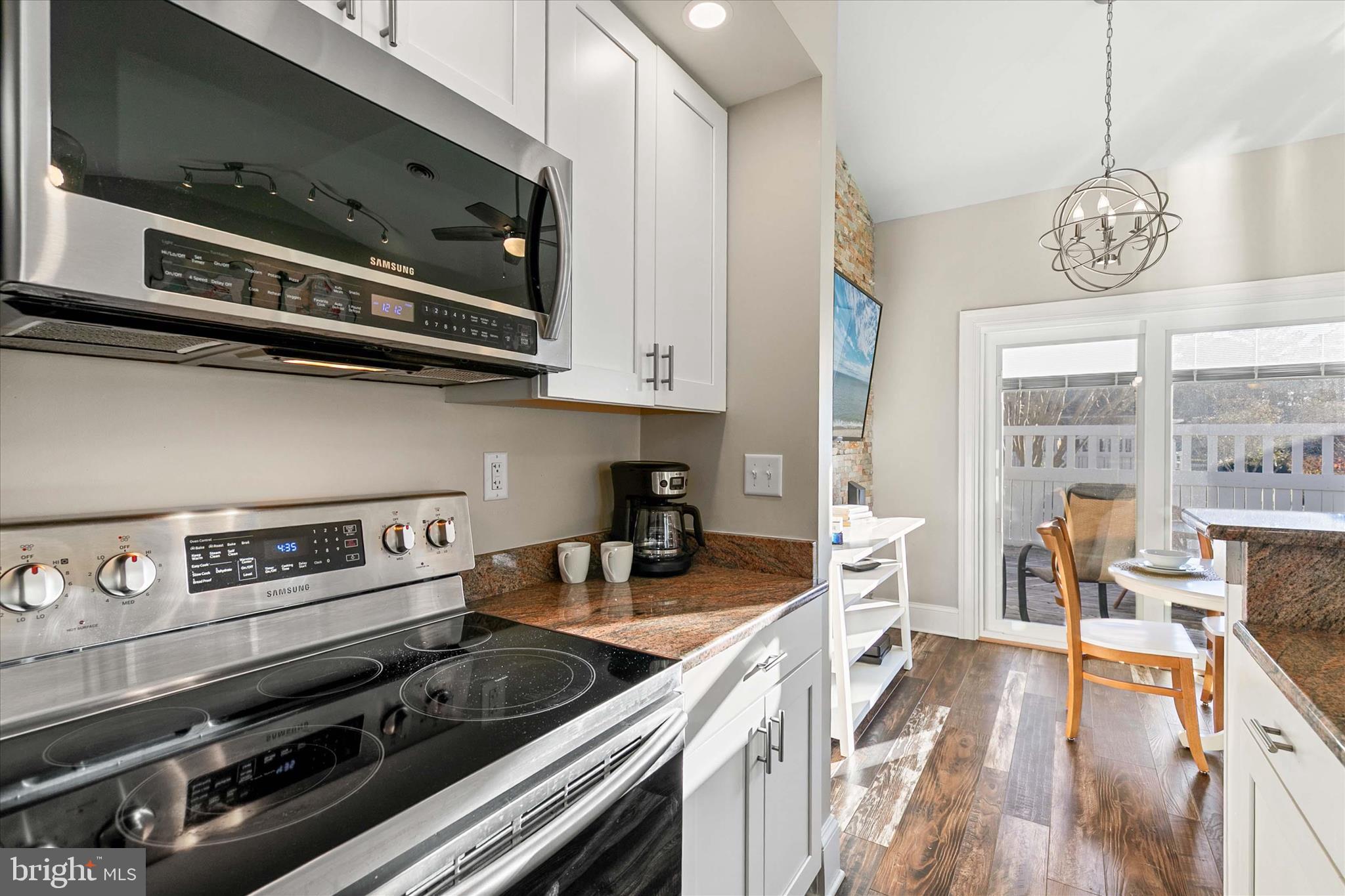 SEA COLONY WEST - Residential