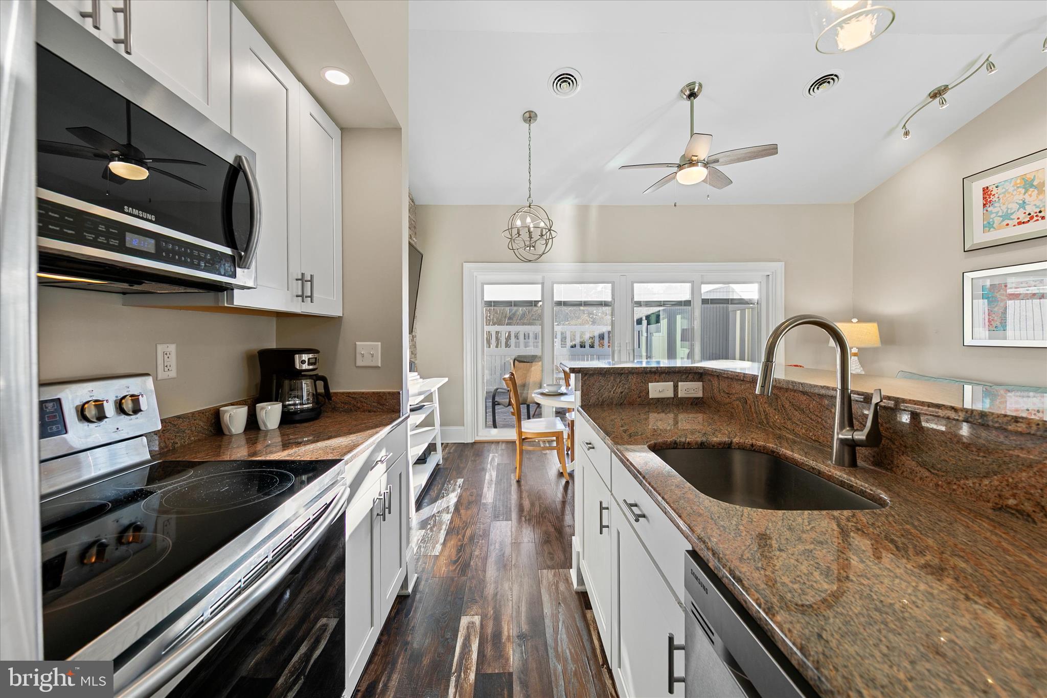 SEA COLONY WEST - Residential