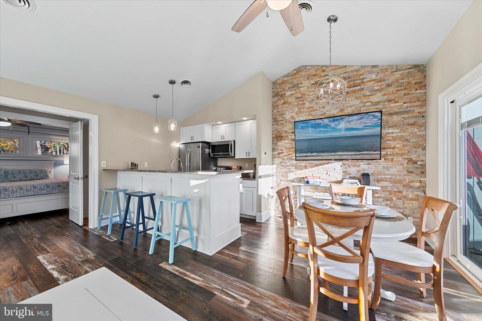 SEA COLONY WEST - Residential