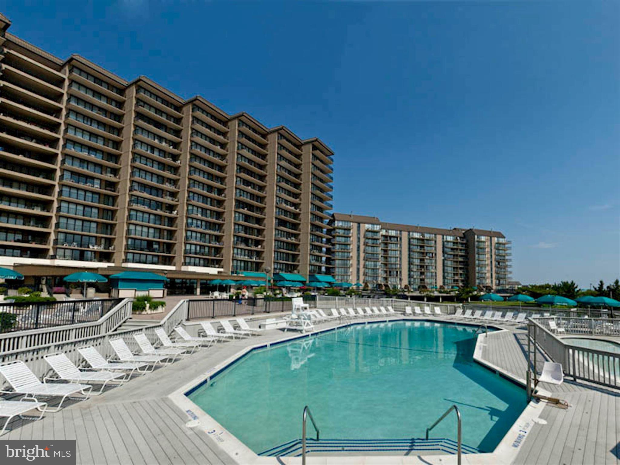 SEA COLONY WEST - Residential