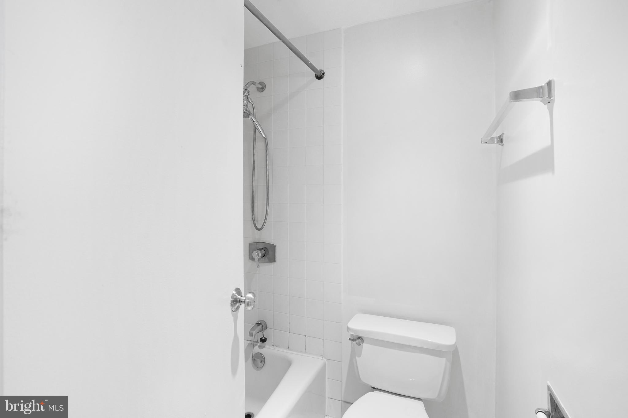 SKYLINE PLAZA - Residential Lease