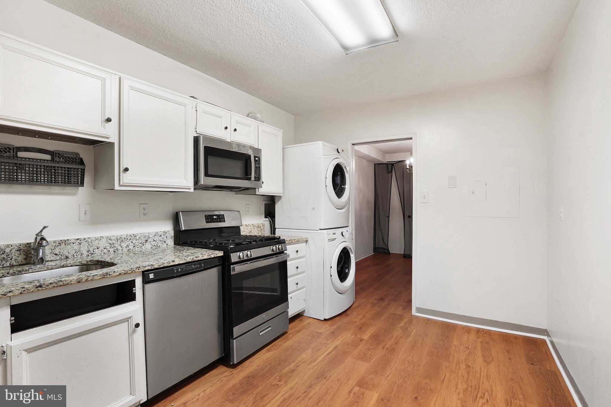 SKYLINE PLAZA - Residential Lease