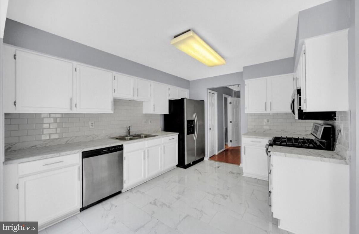 27 PREAKNESS COURT