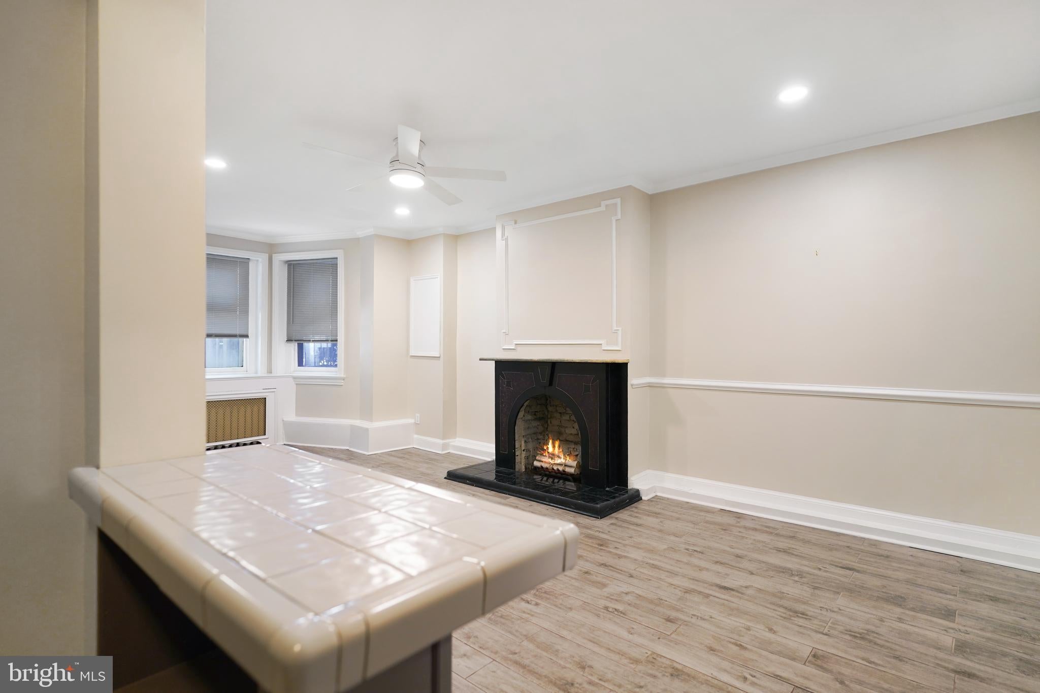 405 CONSTITUTION AVENUE NE B