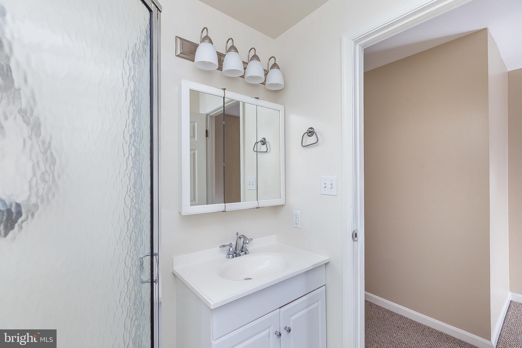 HENRIETTA SQUARE - Residential Lease