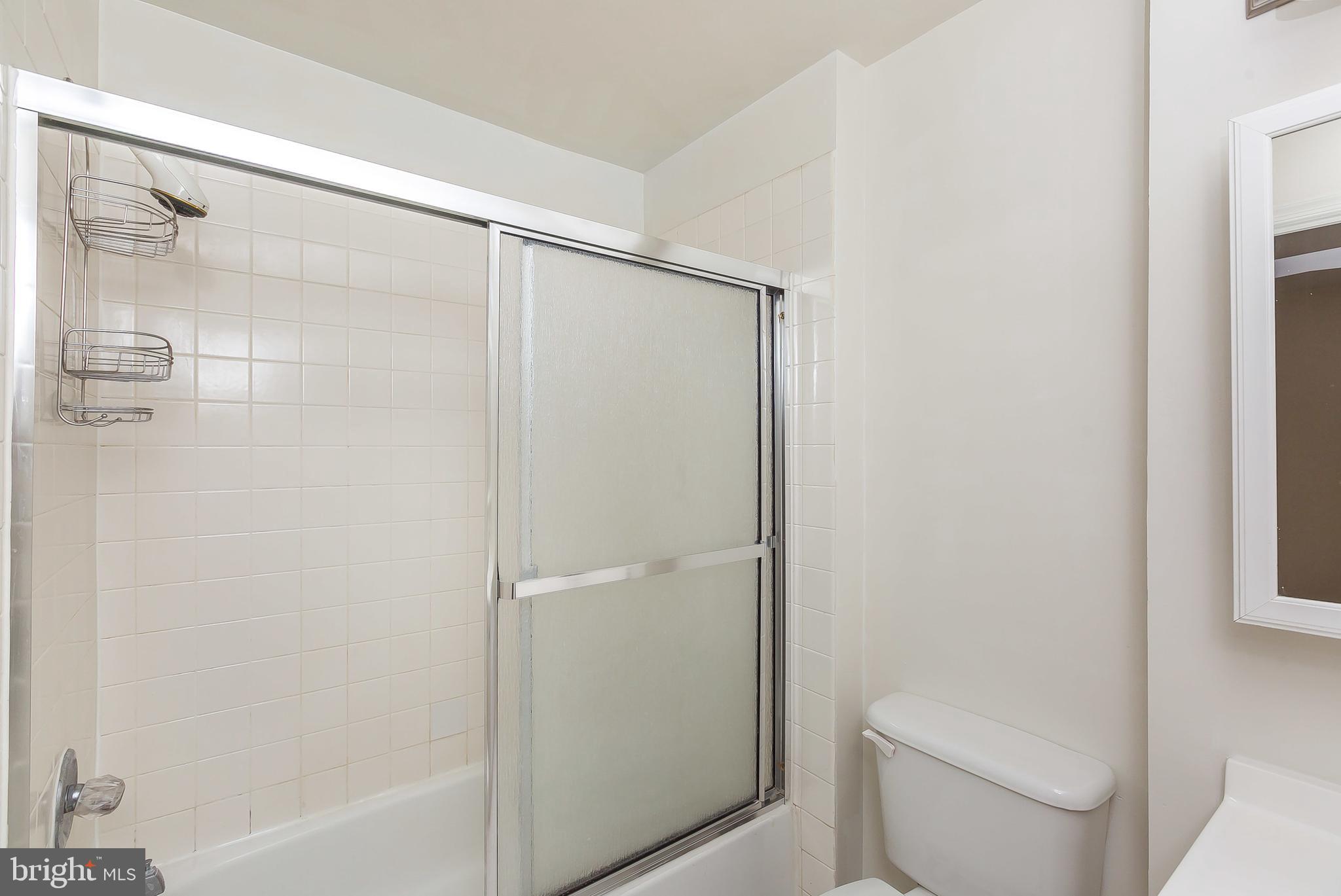 HENRIETTA SQUARE - Residential Lease