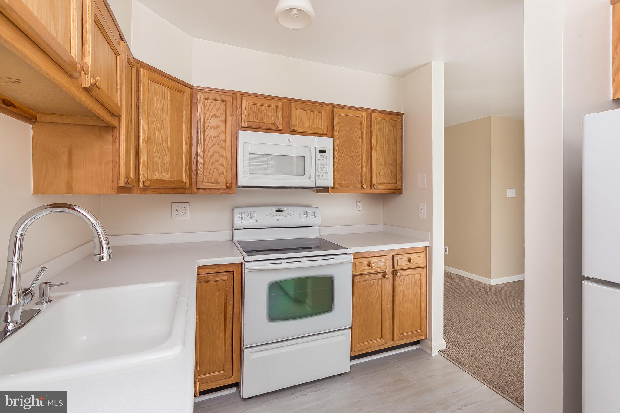 HENRIETTA SQUARE - Residential Lease