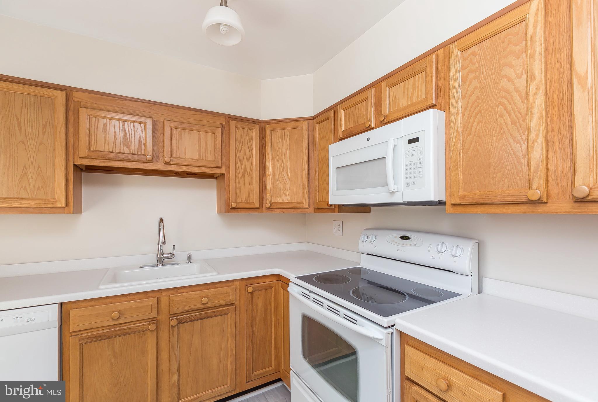 HENRIETTA SQUARE - Residential Lease