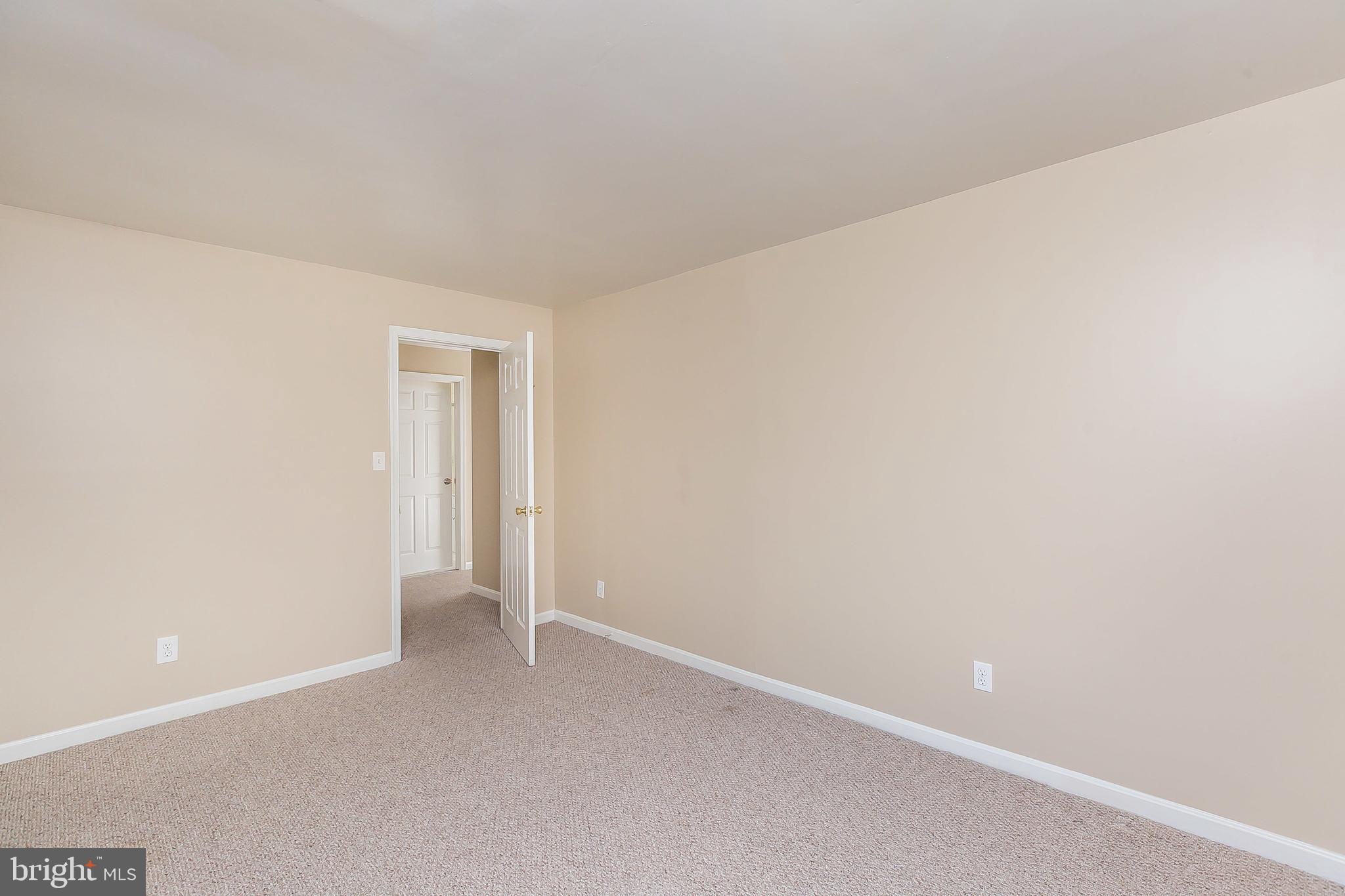 HENRIETTA SQUARE - Residential Lease