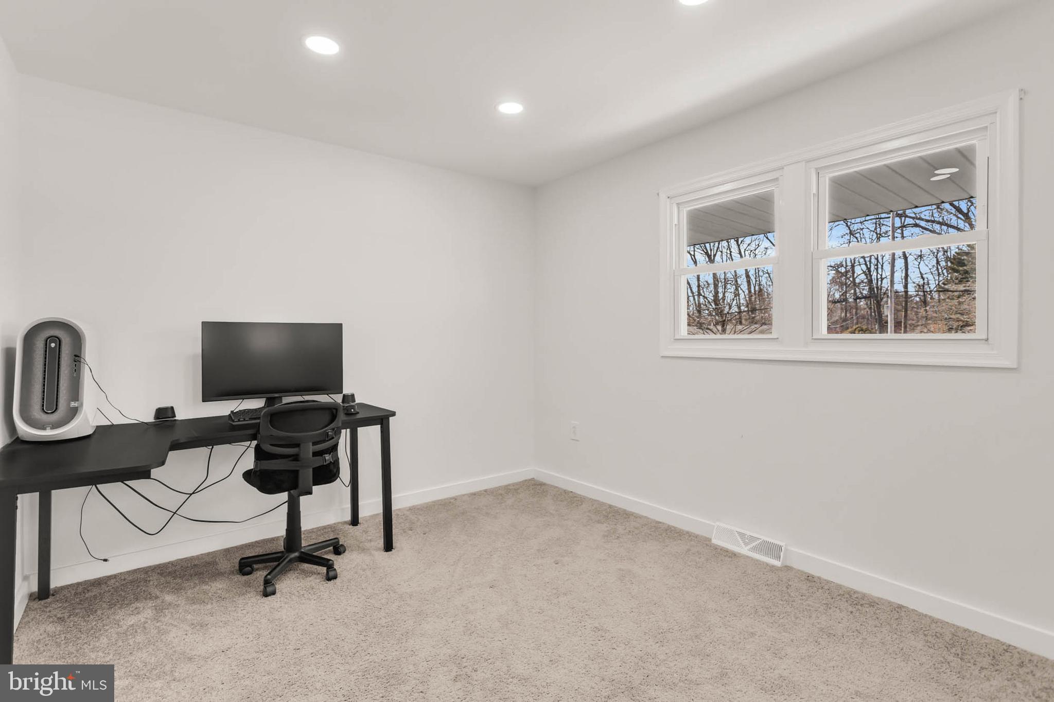 SUNNYBROOK FARMS - Residential