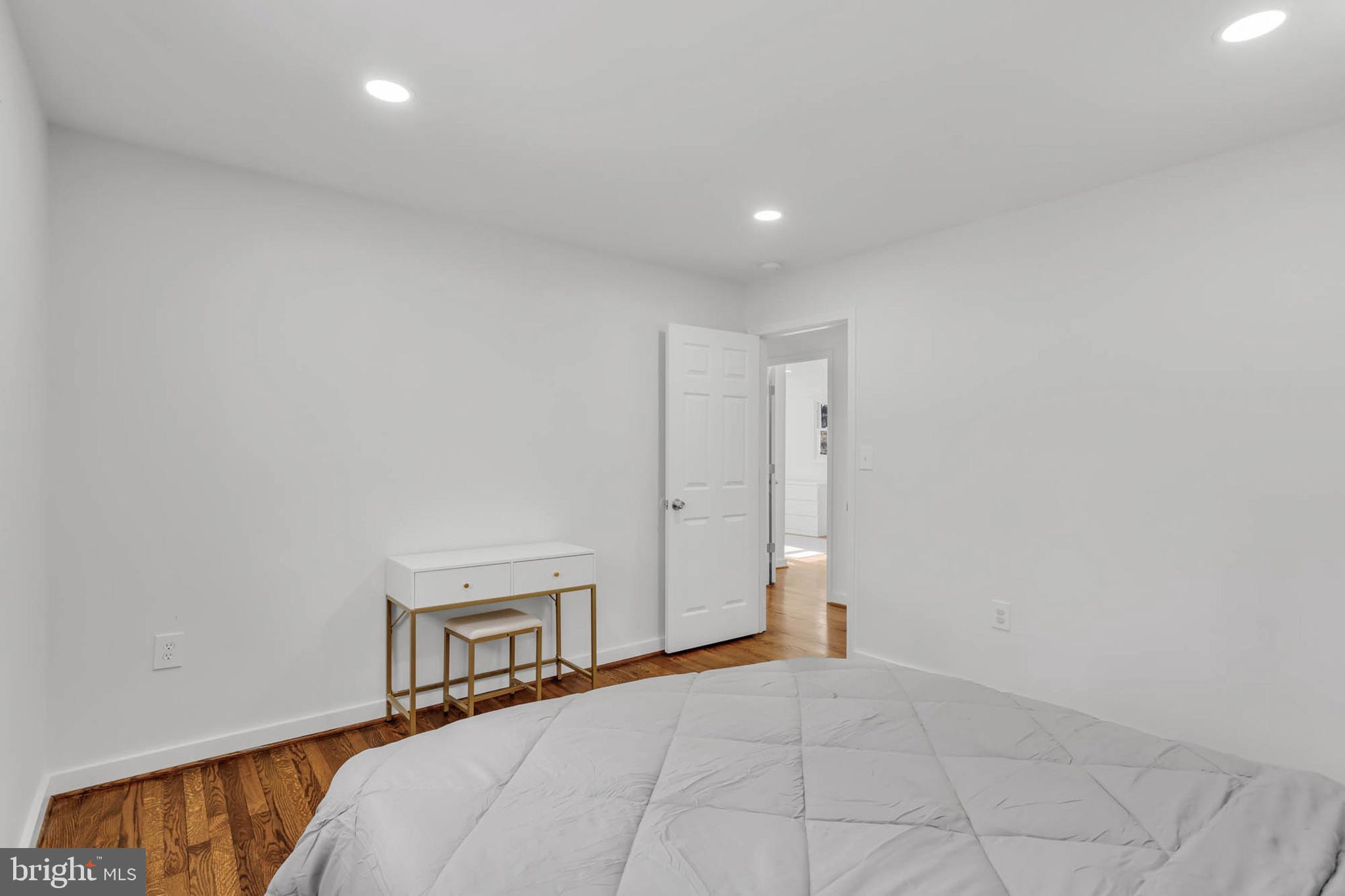 SUNNYBROOK FARMS - Residential