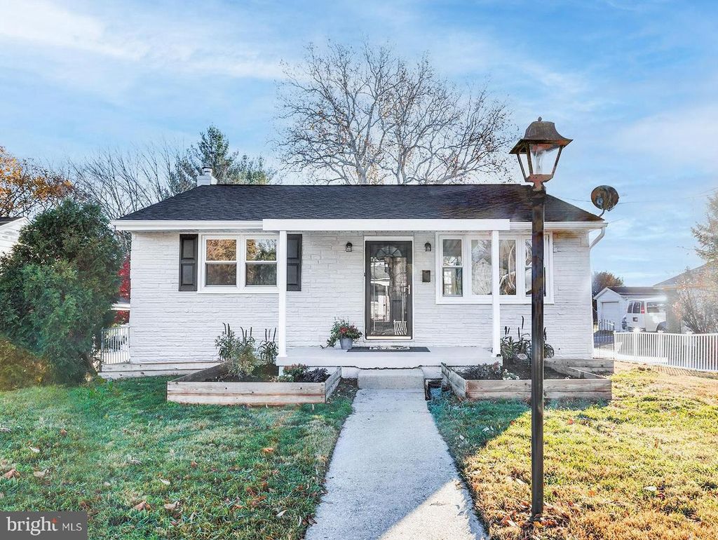 Photo of 1 Glenwood Avenue, LANCASTER, PA 17602 (MLS # PALA2061132)