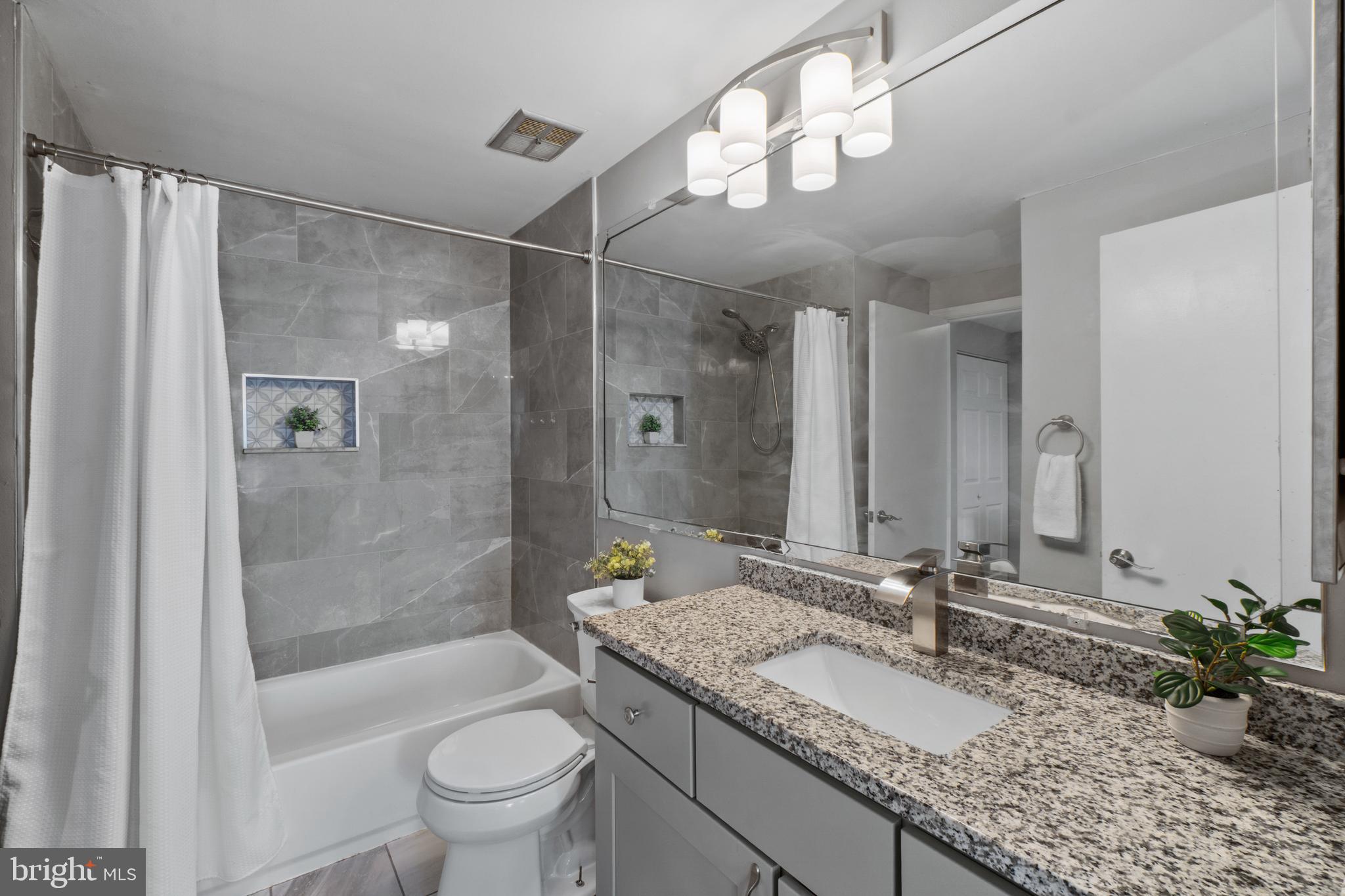 CLOVERLEAF TOWNHOUSES - Residential